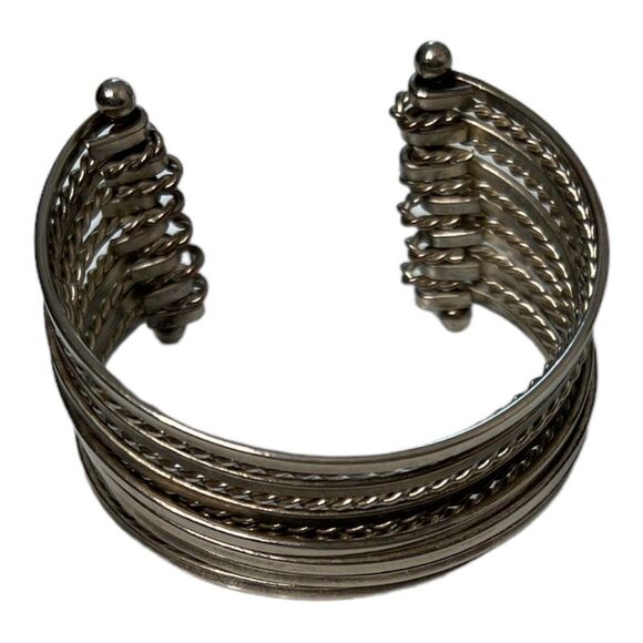 Vintage 1980 Silvertone Cuff Bracelet Twisted and Sleek Retro Look Street Wear - Picture 4 of 11